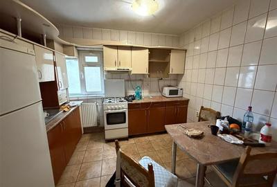 Apartament cu 4 camere semidecomandat în Central - 1