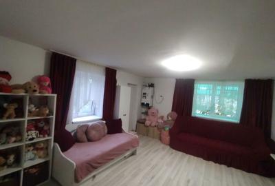 Casă cu 4 camere cu Canalizare în Central - 4