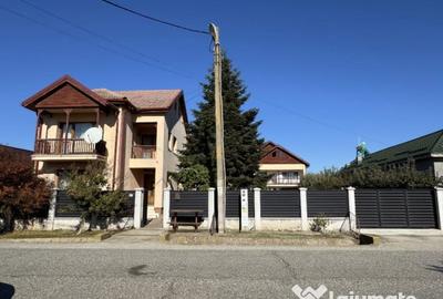 Casă cu 8 camere cu Teren 4057 Mp în Găneasa - 18