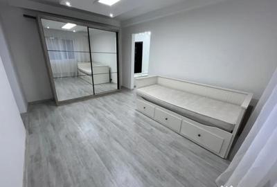 Apartament cu 3 camere semidecomandat, mobilat în George Enescu