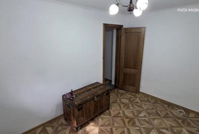 Apartament cu 3 camere decomandat, mobilat în Micro 6 - 3