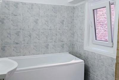 Apartament cu 4 camere în Central - 1