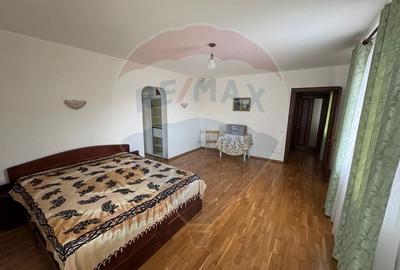 Casă cu 6 camere cu Teren 1263 Mp în Dărmănești - 17