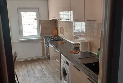 Apartament cu 3 camere decomandat în Central - 2