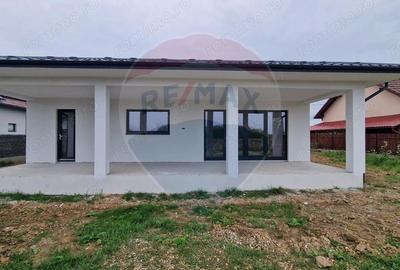 Oportunitate- Casa de vanzare Sacalaseni - 2