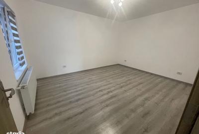 Casă cu 3 camere cu Canalizare în Central - 3