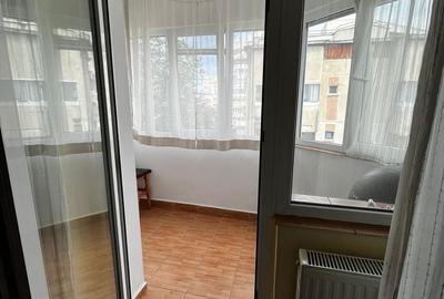 Apartament cu 3 camere decomandat în Nicolina - 4