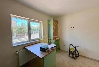 Casă cu 4 camere cu Teren 180 Mp în Giarmata - 2