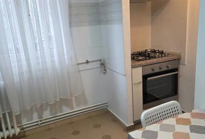 Inchiriez apartament decomandat cu trei camere etaj 2 in Drumul Taberei Romancierilor - 3