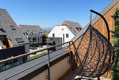 Apartament cu 4 camere decomandat, mobilat în Tractorul - 16