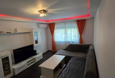 Apartament cu 3 camere decomandat în Far - 3