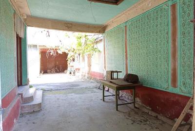 Casă cu 5 camere cu Teren 1439 Mp în Iam