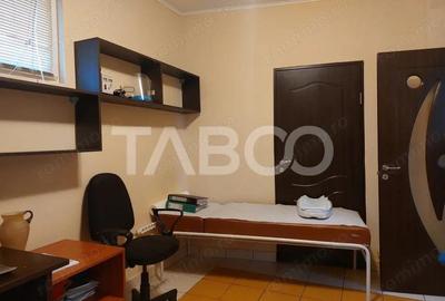 Cabinet medical de vanzare 3 camere 50 mp mobilat central Cisnadie - 7