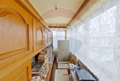 Casă individuală cu 4 camere cu Canalizare în Central - 9