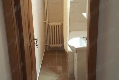 Apartament cu 2 camere semidecomandat în Km 4 - 8