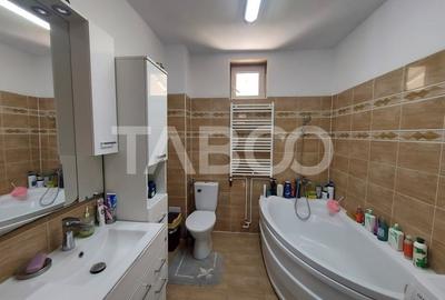 Casa de vanzare zona Calea Poplacii teren 950 mp si deschidere 21 m - 6