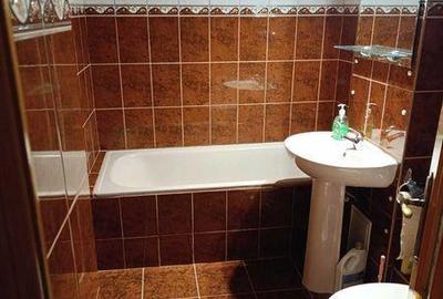 Casă cu 3 camere decomandat cu Teren 65 Mp în Central - 2