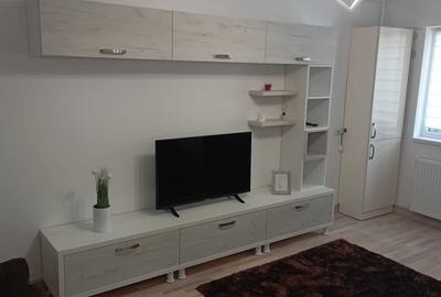 Apartament cu 2 camere semidecomandat în Tătărași