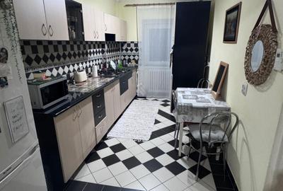 Apartament cu 3 camere decomandat în Central - 2