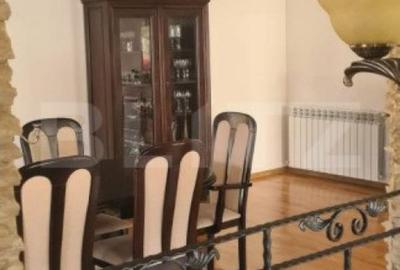 Casă cu 5 camere cu Garaj în Central - 6