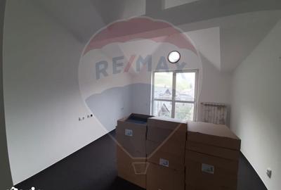 Spațiu comercial, de 1,063 mp, în Moieciu - 4