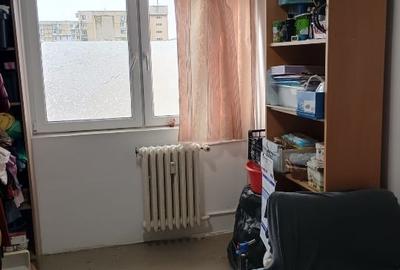Apartament cu 2 camere nedecomandat în Tractorul - 7