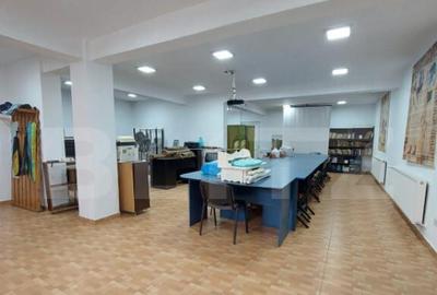 Casa/Spatiu Comercial, 620 mp, pe 3 nivele: demisol, parter, - 36