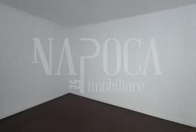 Casă individuală cu 8 camere cu Canalizare în Rogerius - 2