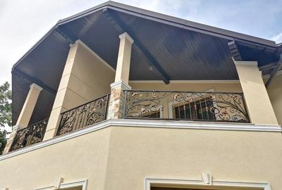 Duplex cu 8 camere în Ultracentral