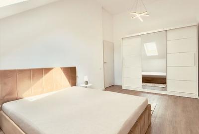 Apartament cu 3 camere decomandat în Tractorul