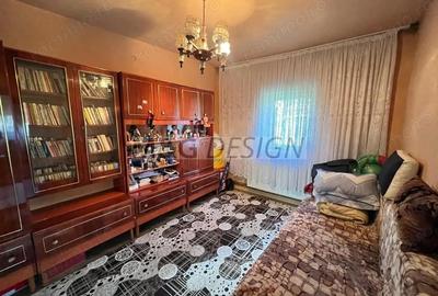 Casă cu 4 camere cu Teren 1500 Mp în Variaș