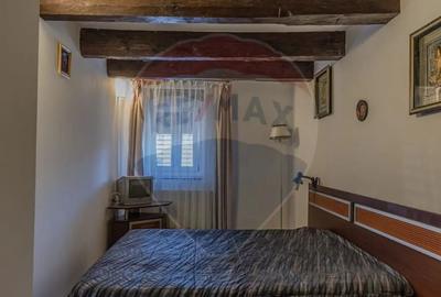 Casă cu 4 camere cu Teren 5576 Mp în Bunești - 3