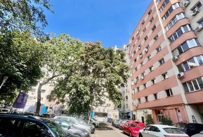 Apartament cu 4 camere semidecomandat în Moșilor