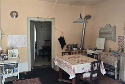 Casă cu 4 camere cu Teren 187 Mp în Central - 3