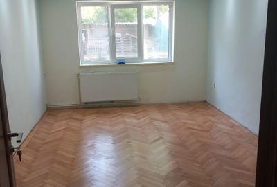 Apartament cu 3 camere semidecomandat în Obor - 2