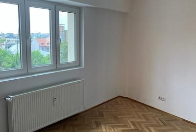 Calea Victoriei, bloc 1980, renovat complet,  nemobilat, pretabil locuit/birouri - 11