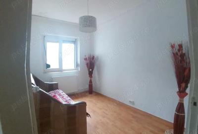 Apartament cu 3 camere decomandat în Micro 21 - 1