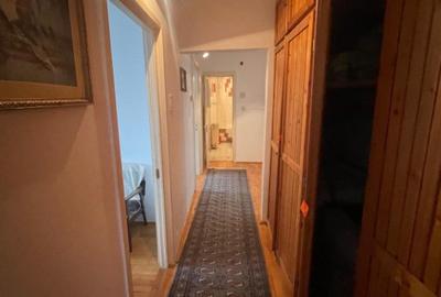 Apartament cu 5 camere decomandat în Miorița - 4