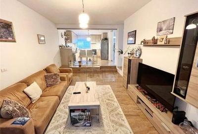 Casă cu 3 camere cu Canalizare în Dumbrăvița