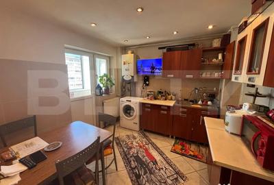 Apartament cu 3 camere decomandat, mobilat în Micro 5 - 7