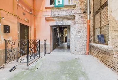 Apartament 4 camere, Bulevardul Revoluției - 17