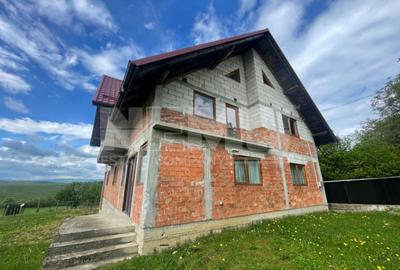 Casă individuală cu 9 camere cu Canalizare în Burla - 2