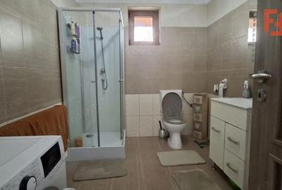 Casă cu 3 camere cu Canalizare în Sânmihaiu Român