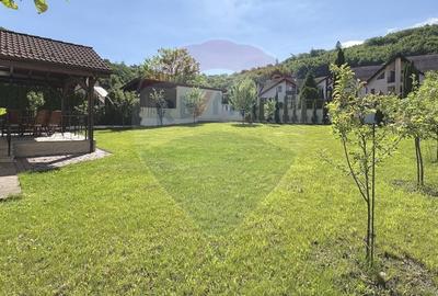 Casă individuală cu 4 camere cu Teren 742 Mp în Noua - 16