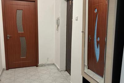 Inchiriez apartament 2 camere 1 Mai - 11