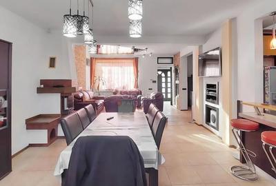 Casă cu 5 camere cu Teren 425 Mp în Florilor