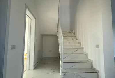 Casă cu 4 camere în Remetea Mare - 2