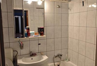 Apartament cu 3 camere semidecomandat în Berceni - 9
