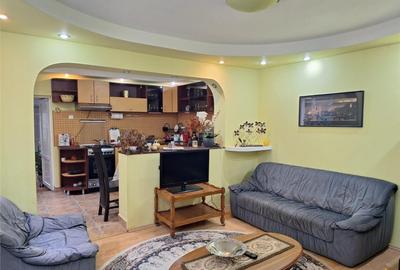 Casa Bartolomeu, pe doua nivele, stil deosebit, curte comuna - 7