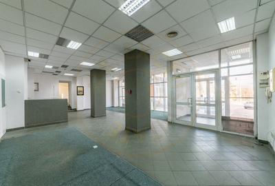 Spatiu situat pe cea mai circulata strada din oras - Bd. N. Balcescu - 3